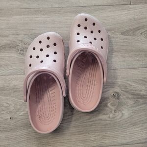 Shimmery pink crocs